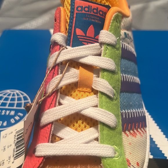 Adidas women’s shoes - Picture 9 of 17